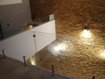 CASA EN VENTA CON ACABADOS DE LUJO EN LA COL. PERIODISTAS, ZONA DE ALTA PLUSVALÍA (POR OCOLUSEN)