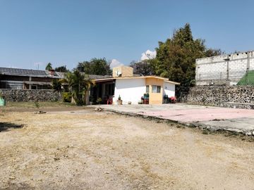 VENDO CASA EN COL VOLCANES CON TODOS LOS SERVICIOS