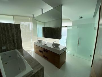Departamento en venta en La Reserva.