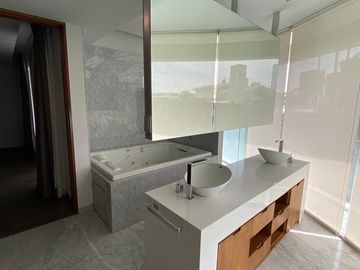 Departamento en venta en La Reserva.