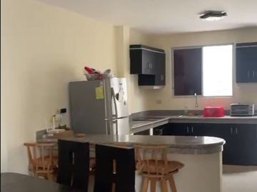 Venta de casa con piscina, a 60 m. del mar, La Milina, Salinas.
