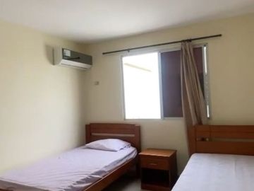 Venta de casa con piscina, a 60 m. del mar, La Milina, Salinas.