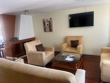 Casa en VENTA en la Kennedy Entre Avenida Galo Plaza y 6 de Diciembre NEGOCIABLE cerca de Supermaxi Bancos y Parques