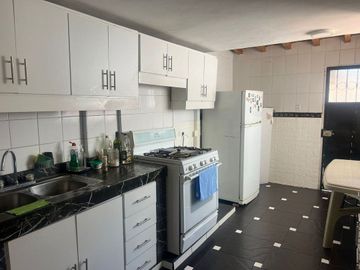 Casa en VENTA en la Kennedy Entre Avenida Galo Plaza y 6 de Diciembre NEGOCIABLE cerca de Supermaxi Bancos y Parques