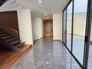 CASA EN VENTA BUGAMBILIAS ZAPOPAN JAL.