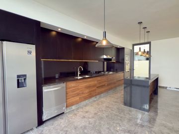 CASA EN VENTA BUGAMBILIAS ZAPOPAN JAL.