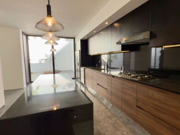 CASA EN VENTA BUGAMBILIAS ZAPOPAN JAL.