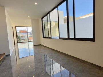 CASA EN VENTA BUGAMBILIAS ZAPOPAN JAL.