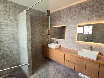 CASA EN VENTA BUGAMBILIAS ZAPOPAN JAL.