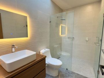 CASA EN VENTA BUGAMBILIAS ZAPOPAN JAL.