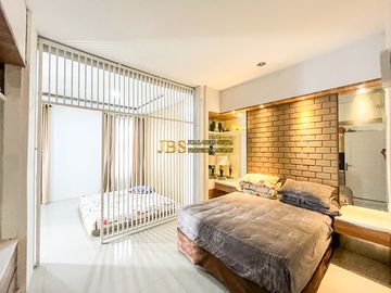 Dijual Villa Hook Full Furnish Lux Komplek De Casa Villa Jl. Asrama