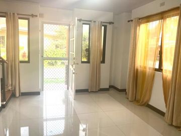 Resale Beautiful  Three Bedrooms House in Consolacion