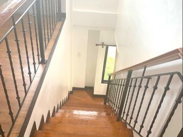 Resale Beautiful  Three Bedrooms House in Consolacion