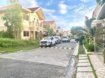Resale Beautiful  Three Bedrooms House in Consolacion