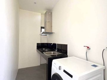 Modern Pool villa for sale in San Phak Wan. The color tone and furniture give you feel Japanese. Fully furnished, ready to move in.