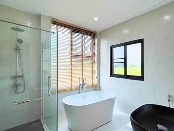 Modern Pool villa for sale in San Phak Wan. The color tone and furniture give you feel Japanese. Fully furnished, ready to move in.