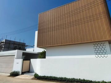 For Sale: Lakeview Pool Villa with Doi Suthep Mountain View. Located in Doi Saket, Chiang Mai – Fully Furnished with Built-in Furniture
