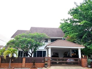 Beautiful house for sale with built-in furniture made of real wood, Lanna Resort style