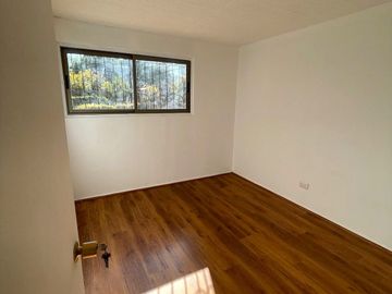 VENDE DEPARTAMENTO RECIEN REMODELADO, SAN VICENTE DE PAUL, MACUL, 3 DORMITORIOS, 1 BAÑO, TERRAZA, A PASOS DE METRO LAS TORRES
