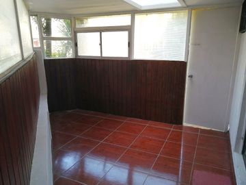 VENDE DEPARTAMENTO RECIEN REMODELADO, SAN VICENTE DE PAUL, MACUL, 3 DORMITORIOS, 1 BAÑO, TERRAZA, A PASOS DE METRO LAS TORRES