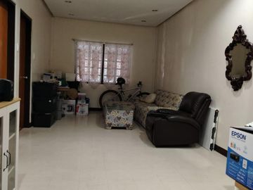 FOR SALE Bungalow house in Project 4 QC