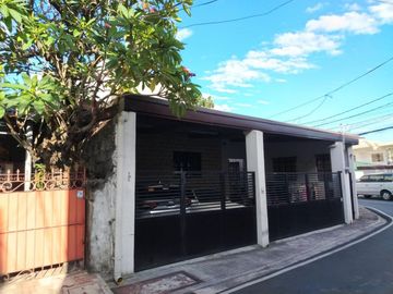 FOR SALE Bungalow house in Project 4 QC