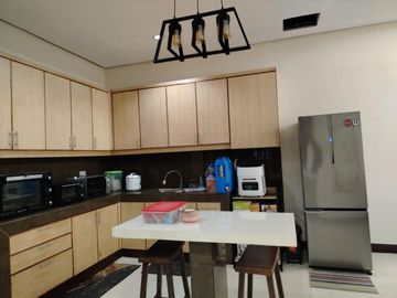 FOR SALE Bungalow house in Project 4 QC