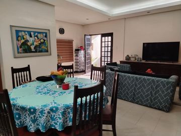 FOR SALE Bungalow house in Project 4 QC