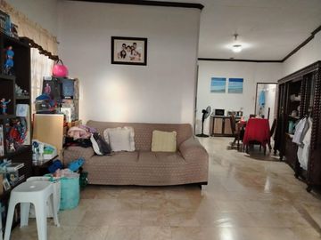 FOR SALE Bungalow house in Project 4 QC
