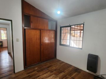 OPORTUNIDAD DE VENTA , CASA 3 DORMITORIOS