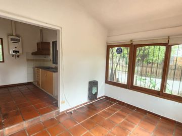 OPORTUNIDAD DE VENTA , CASA 3 DORMITORIOS
