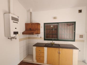 OPORTUNIDAD DE VENTA , CASA 3 DORMITORIOS