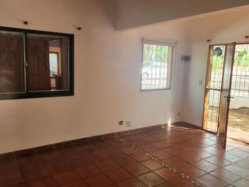 OPORTUNIDAD DE VENTA , CASA 3 DORMITORIOS