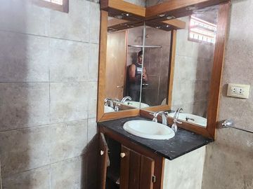 OPORTUNIDAD DE VENTA , CASA 3 DORMITORIOS