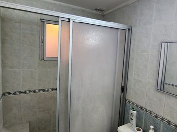 En venta casa ubicada en Calle Regimiento Arica (frente Colegio Altazor)