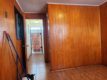 En venta casa ubicada en Calle Regimiento Arica (frente Colegio Altazor)