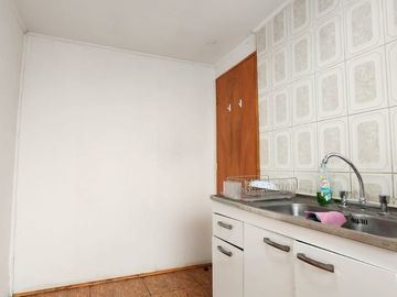 En venta casa ubicada en Calle Regimiento Arica (frente Colegio Altazor)
