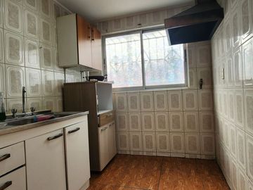 En venta casa ubicada en Calle Regimiento Arica (frente Colegio Altazor)