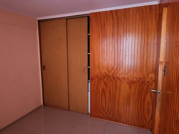En venta casa ubicada en Calle Regimiento Arica (frente Colegio Altazor)