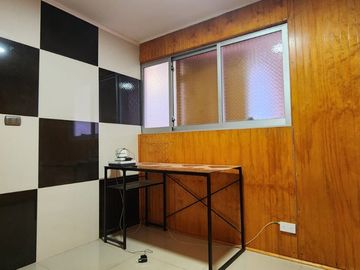 En venta casa ubicada en Calle Regimiento Arica (frente Colegio Altazor)