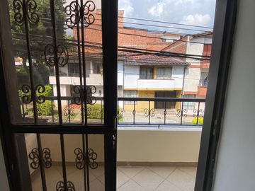 ARRIENDO CASA TRES HABITACIONES - LA ESTRELLA