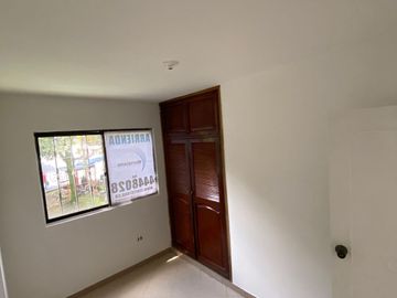 ARRIENDO CASA TRES HABITACIONES - LA ESTRELLA