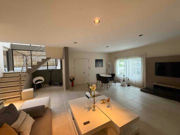 Casa a la venta en el dique de Tandil