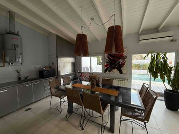 Casa a la venta en el dique de Tandil
