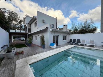 Casa a la venta en el dique de Tandil
