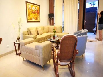 VENTA DE CASA DE TRES PISOS FRENTE A PARQUE  EN MIRAFLORES COUNTRY CLUB - PIURA