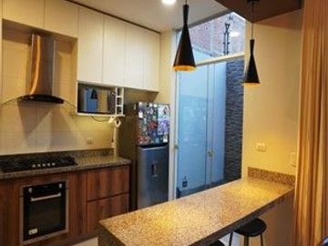 VENTA DE CASA DE TRES PISOS FRENTE A PARQUE  EN MIRAFLORES COUNTRY CLUB - PIURA