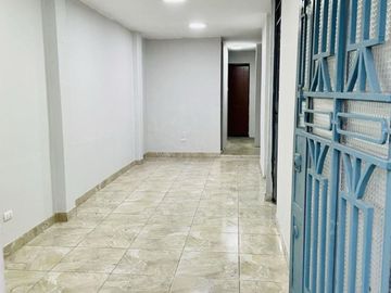 Vendo Casa De 3 Pisos+ Azotea En Asent. Humano 10 De Octubre