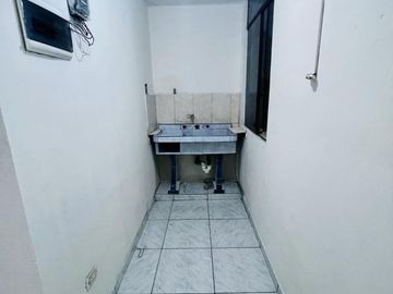 Vendo Casa De 3 Pisos+ Azotea En Asent. Humano 10 De Octubre