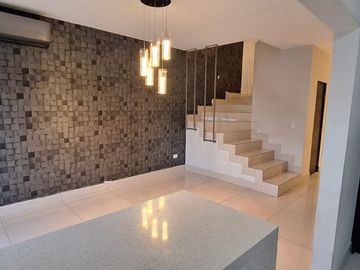 Casa en Venta puerta de hierro Monterrey N.L